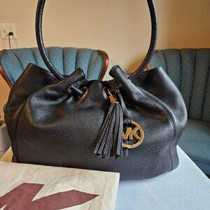 Michael Kors EUC Black Leather Ring Tote Dustbag Shoulder Handbag-Item#719